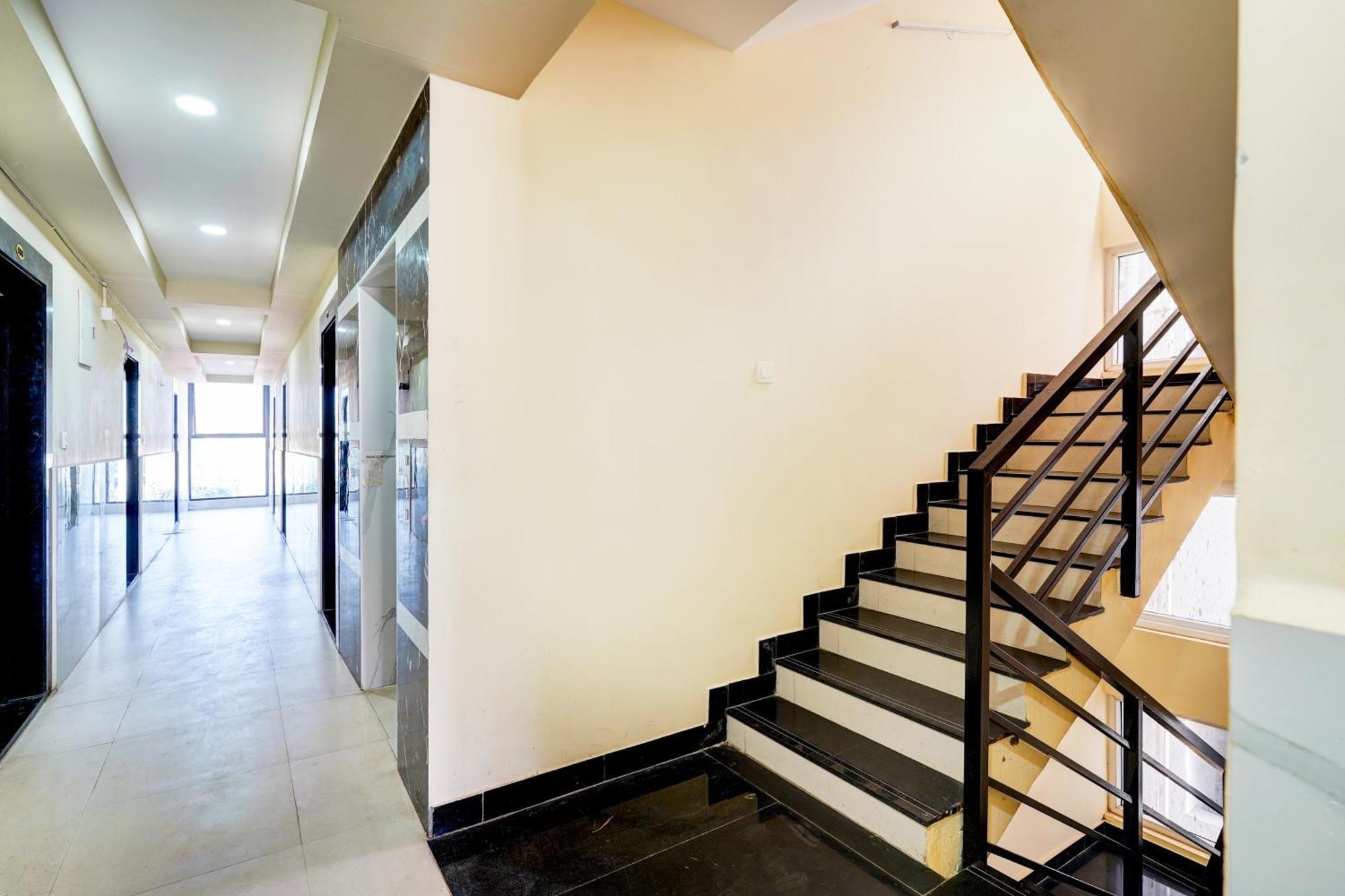 Super Hotel O Sri Vishnu Prime Opposite The Studio Salon, Kundalhalli Gate Бангалор Екстериор снимка
